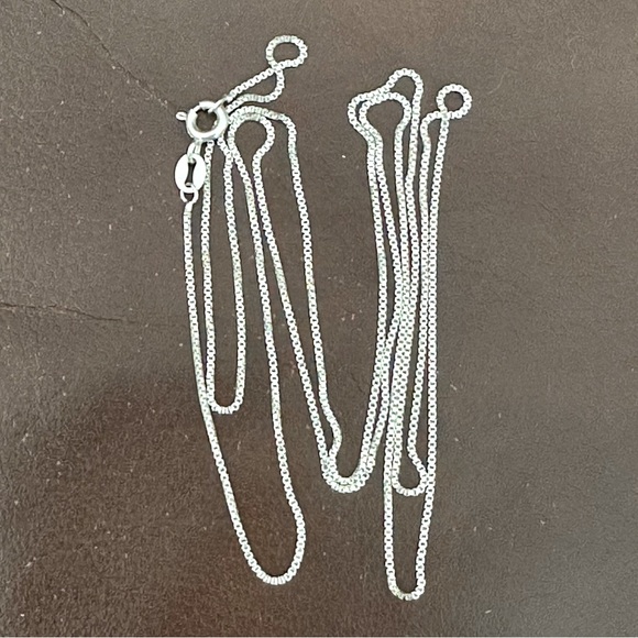 30” Sterling Silver Box Chain Necklace - Picture 3 of 8